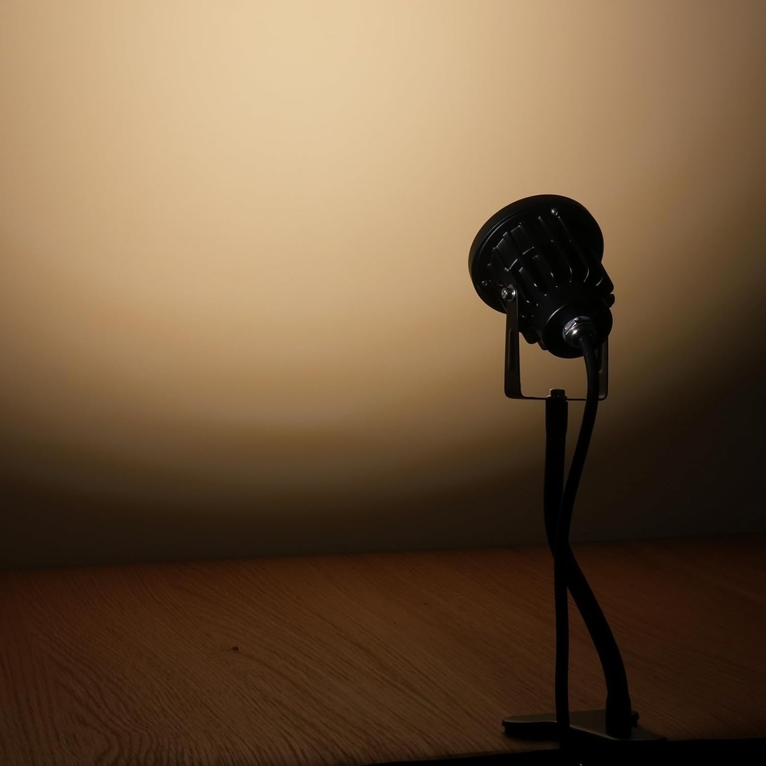 LED Spot Lights Plug in Outdoor Indoor Light 7W 3000K 9.8ft Power Cord Waterproof Landscape Lights Spotlight with Clip and Metal Hose for Plants Yard Garden Accent Lighting Ambient Light